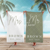 Aperturee - Aperturee 2 pcs Mr and Mrs Personalized Beach Towel Wedding Gift