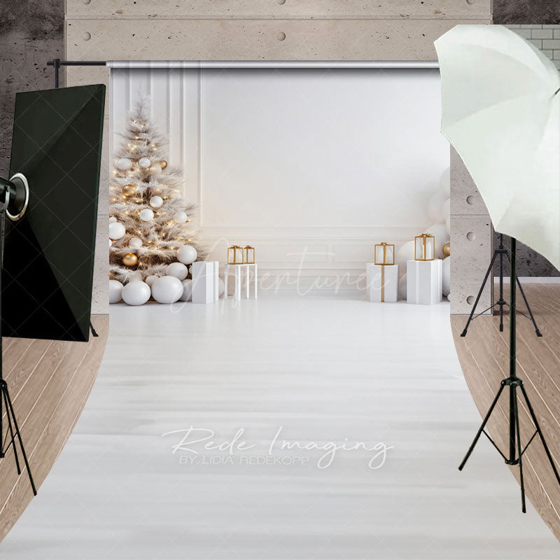 Aperturee - Aperturee All White Christmas Room Sweep Backdrop Minimalist and Modern with Gold Ornaments Elegant Holiday Floor Drop