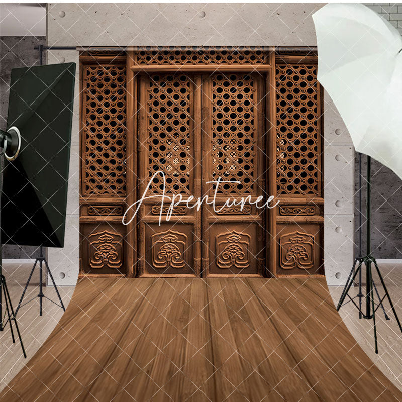 Aperturee - Aperturee Ancient Chinese Hollow Wooden Door Sweep Backdrop