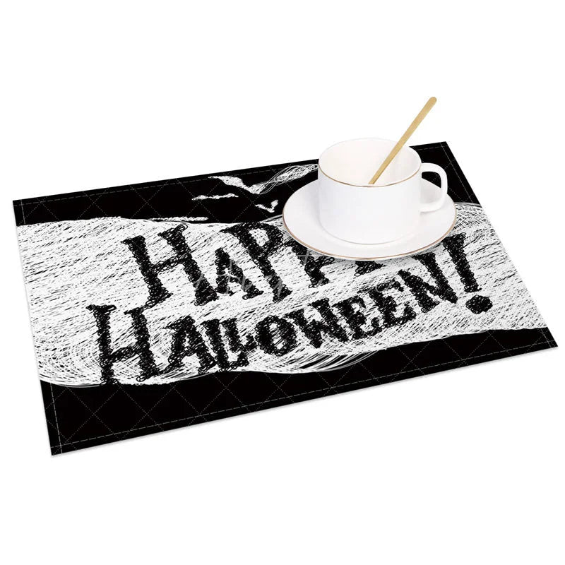 Aperturee - Aperturee Black and White Bat Halloween Set of 4 Placemats for Modern Gothic and Spooky Party Decorations