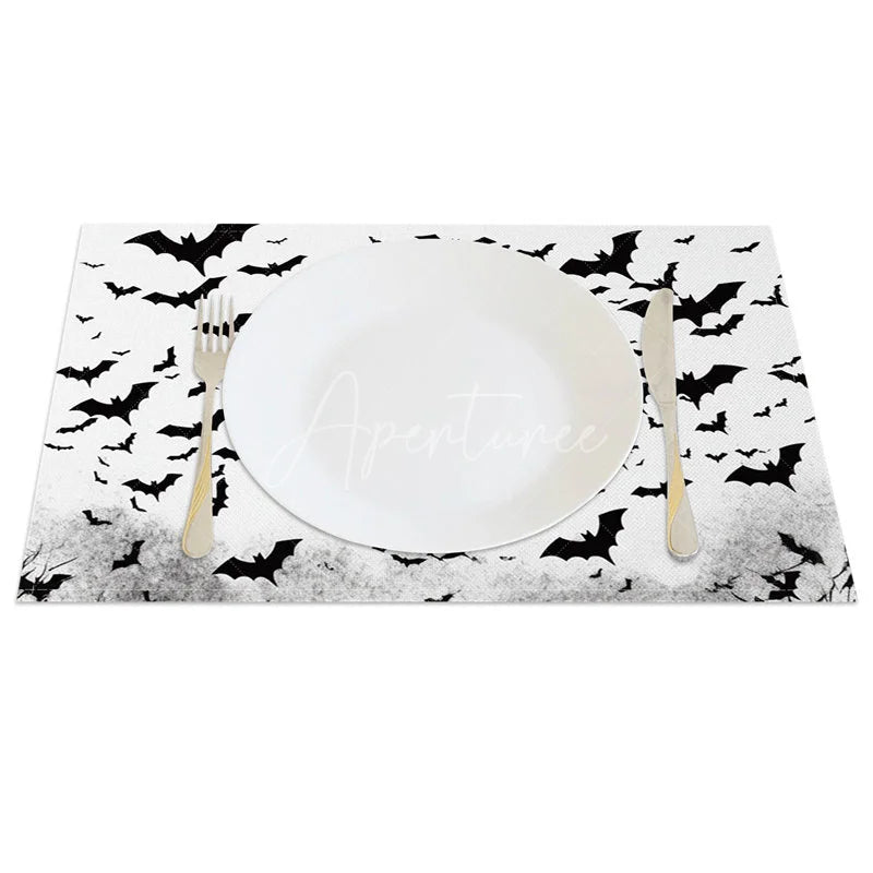 Aperturee - Aperturee Black and White Bat Halloween Style Set of 4 Placemats for Modern and Gothic Spooky Decorations