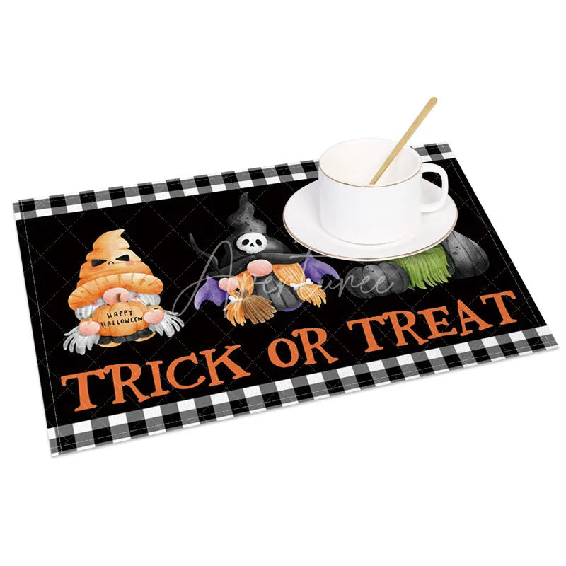 Aperturee - Aperturee Black Checkered Halloween Gnome Set of 4 Placemats for Spooky Farmhouse and Buffalo Plaid Decor