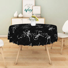 Aperturee - Aperturee Black Halloween Round Tablecloth with Dancing Skeleton Print for Funny and Spooky Party Decorations