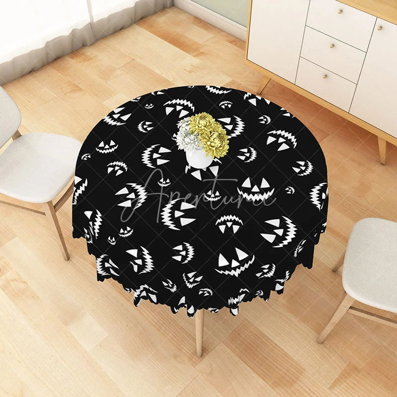 Aperturee - Aperturee Black Halloween Round Tablecloth with Jack-o’-Lantern Print for Spooky and Modern Party Decor