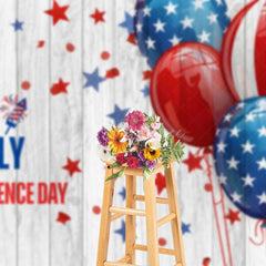 Aperturee - Aperturee Celebrating Independence Day Balloon Wood Backdrop