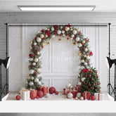 Aperturee - Aperturee Christmas Balloon Arch Backdrop Red Gold Silver Ornaments Decor White Wall Holiday Party Photo Props