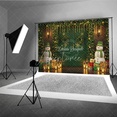 Aperturee - Aperturee Christmas Green Door Photography Backdrop Snowmen with Garland and Lanterns Holiday Mini Session Background