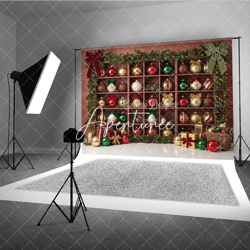 Aperturee - Aperturee Christmas Holiday Backdrop with Festive Ornaments and Gifts on Wooden Shelves Green Garlands and String Lights Decor