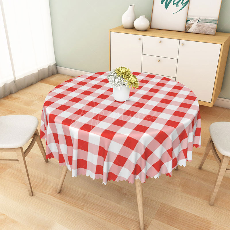 Aperturee - Aperturee Classic Red and White Gingham Round Tablecloth for Picnic BBQ and Farmhouse Kitchen Decor