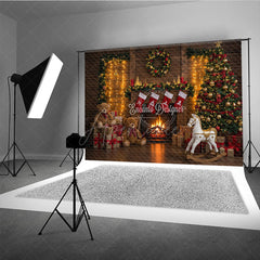 Aperturee - Aperturee Cozy Christmas Fireplace Photography Backdrop Rustic Mantle with Stockings Traditional Holiday Photo Background