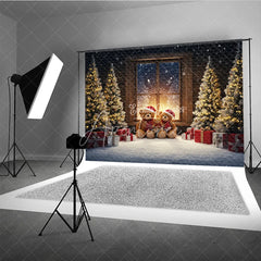 Aperturee - Aperturee Cozy Teddy Bear Family Christmas Photography Backdrop Snowy Window Scene Holiday Mini Session Background