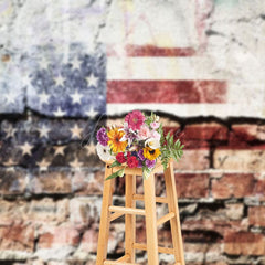 Aperturee - Aperturee Dilapidated Graffiti Wall American Flag Backdrop