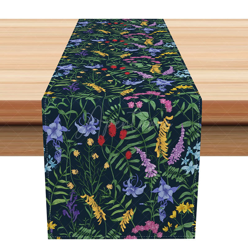 Aperturee - Aperturee Elegant Dark Blue Floral Table Runner Fresh Spring Wildflower Design Moody Botanical Wedding or Kitchen Decor
