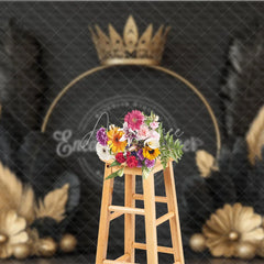 Aperturee - Aperturee Elegant Gold Crown and Black Feather Backdrop Royal Golden Sphere and Flower Decor for Photography