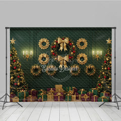 Aperturee - Aperturee Elegant Green and Gold Christmas Photography Backdrop Classic Wall with Wreaths Holiday Trees Photo Background
