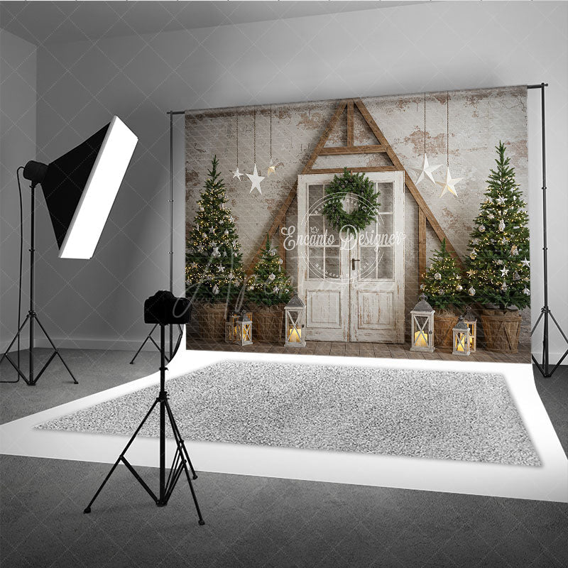 Aperturee - Aperturee Farmhouse Christmas Door Photography Backdrop Rustic A-Frame with Trees Holiday Mini Session Background