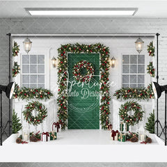 Aperturee - Aperturee Festive Green Door White Porch Christmas Backdrop with Garlands Wreaths and String Lights Winter Celebration Decor
