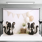 Aperturee - Aperturee Floral Little Raccoon Balloon Cake Smash Backdrop