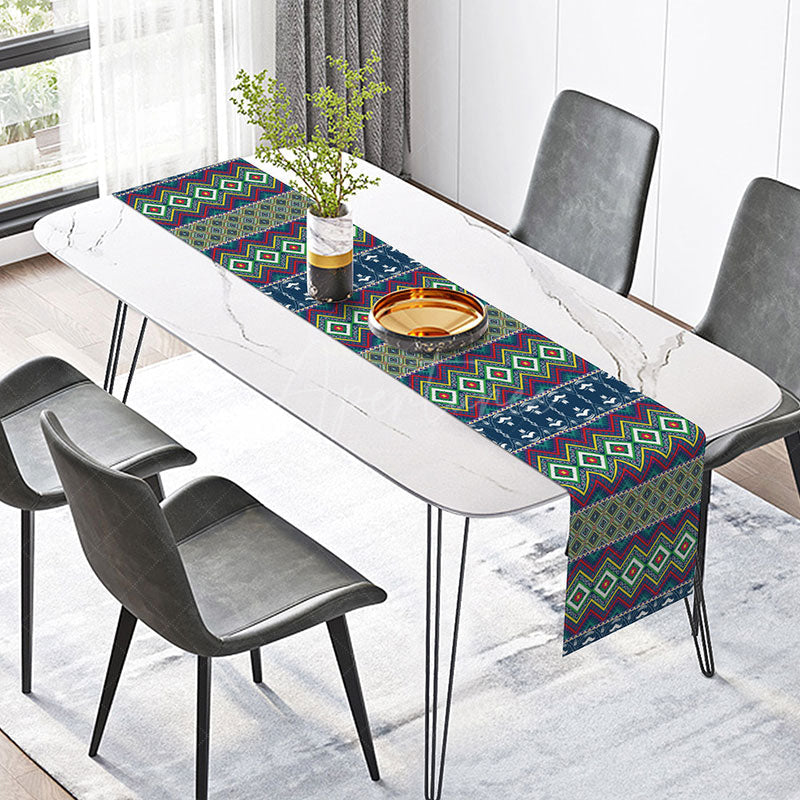 Aperturee - Aperturee Geometric Tribal Table Runner in Green Modern Southwest Pattern for Kitchen and Dining Table Decor
