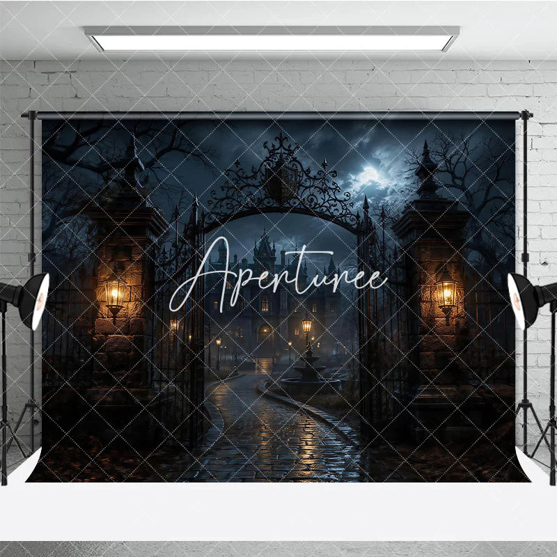Aperturee - Aperturee Gothic Haunted Mansion and Ornate Iron Gate Holiday Backdrop Spooky Full Moon Night Scene
