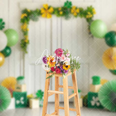 Aperturee - Aperturee Green Balloons Clover White Wood Door Photo Backdrop