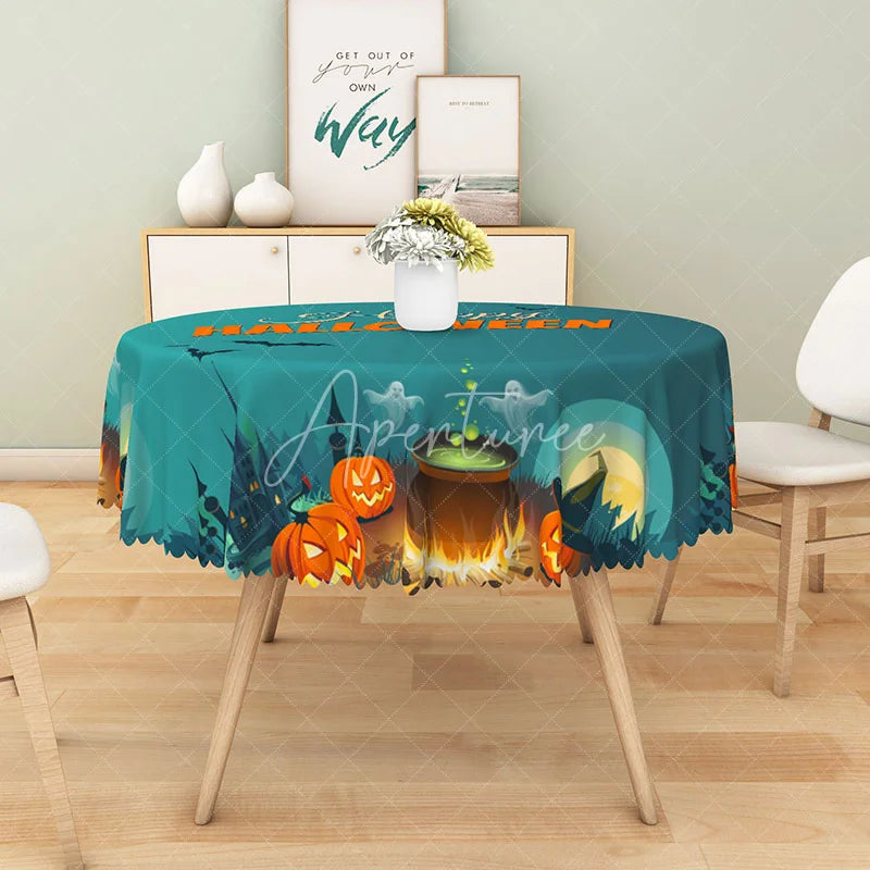 Aperturee - Aperturee Green Halloween Round Tablecloth with Bats Ghosts and Witch Hats for Fun and Spooky Party Decor