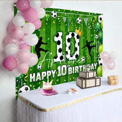 Aperturee - Aperturee Green Soccer Field 10th Birthday Backdrop Players and Balls with Vibrant Balloons for Party Decor