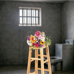 Aperturee - Aperturee Gritty Prison Cell Photography Backdrop Concrete Jail Room with Barred Window for Themed Escape Room Photos