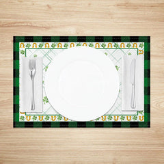 Aperturee - Aperturee Lucky Horseshoe Shamrock Set of 4 Placemats St. Patricks Day Plaid and Clover Dining Table Mats