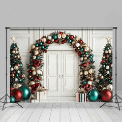 Aperturee - Aperturee Luxury Christmas Door Backdrop Red Green Gold Ornament Arch White Paneling Tree Photo Background