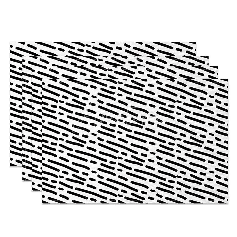 Aperturee - Aperturee Modern Black and White Polka Dot Set of 4 Placemats for Contemporary and Fun Kitchen Dining Table Decor