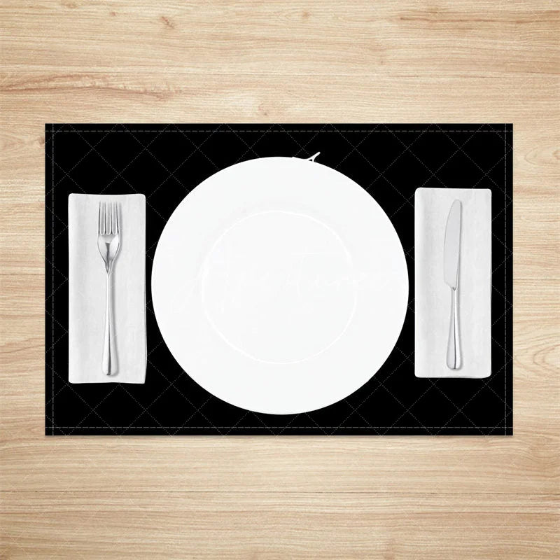 Aperturee - Aperturee Modern Christmas Set of 4 Placemats Merry Christmas Script Minimalist Black and Gold Table Mats