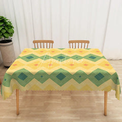 Aperturee - Aperturee Modern Geometric Tablecloth in Yellow and Green for Contemporary Kitchen and Mid-Century Style Decor
