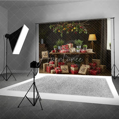 Aperturee - Aperturee Moody Rustic Christmas Photography Backdrop Dark Wood Room with Presents Natural Holiday Mini Session Background
