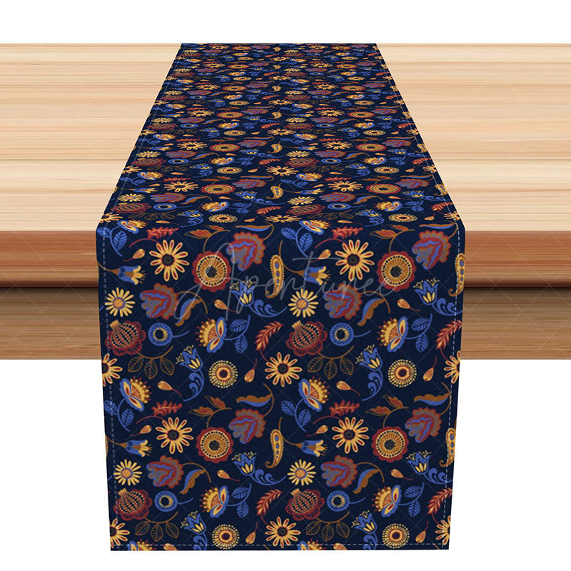 Aperturee - Aperturee Mysterious Carnivorous Plant Table Runner Moody Botanical with Venus Flytraps Gothic and Whimsical Decor