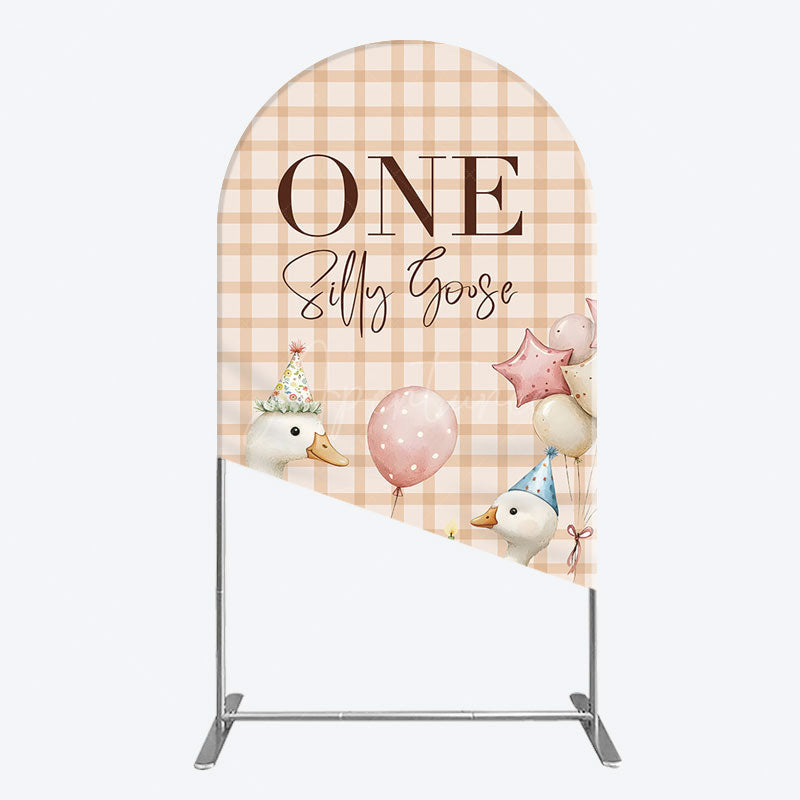 Aperturee - Aperturee One Silly Goose Plaid Birthday Arch Backdrop