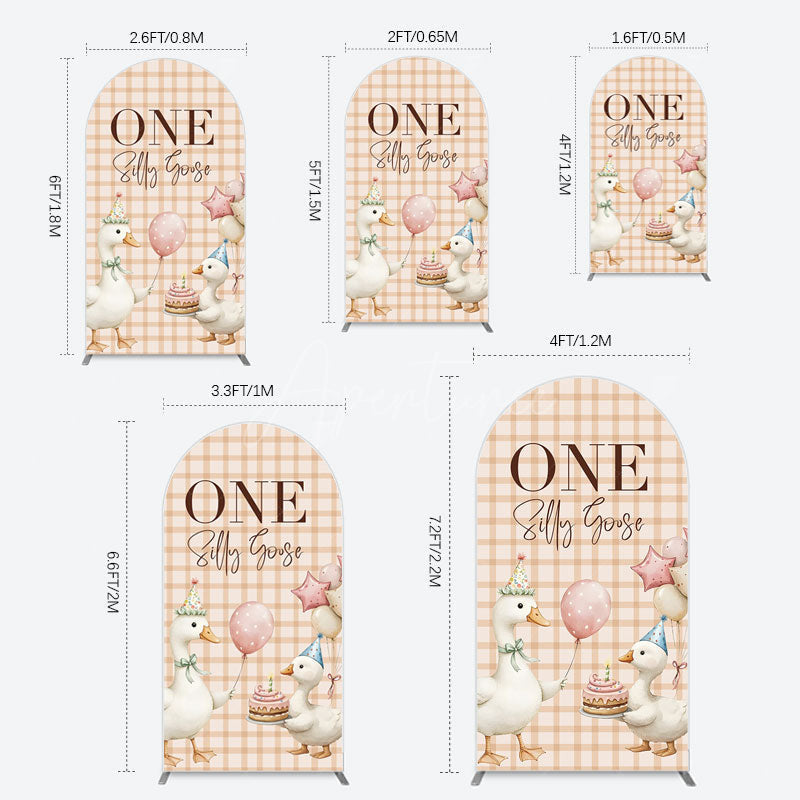 Aperturee - Aperturee One Silly Goose Plaid Birthday Arch Backdrop
