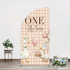 Aperturee - Aperturee One Silly Goose Plaid Birthday Half Moon Arch Backdrop
