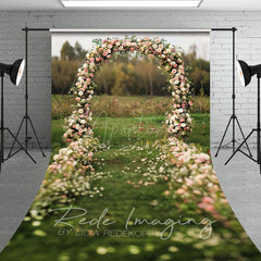 Aperturee - Aperturee Outdoor Floral Arch Grassland Wedding Sweep Backdrop