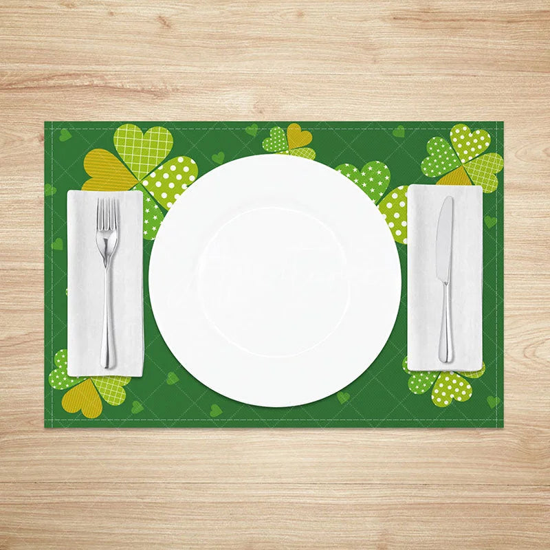 Aperturee - Aperturee Patterned Four Leaf Clover Set of 4 Placemats St. Patricks Day Colorful Shamrock Green Table Mats