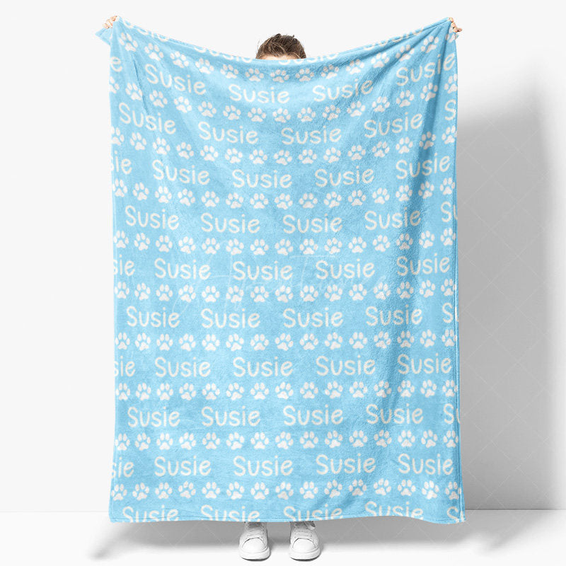 Aperturee - Aperturee Personalized Pet Blanket with Custom Name and Paw Prints Light Blue Cozy Throw for Dogs and Cats Pet Lover Gift