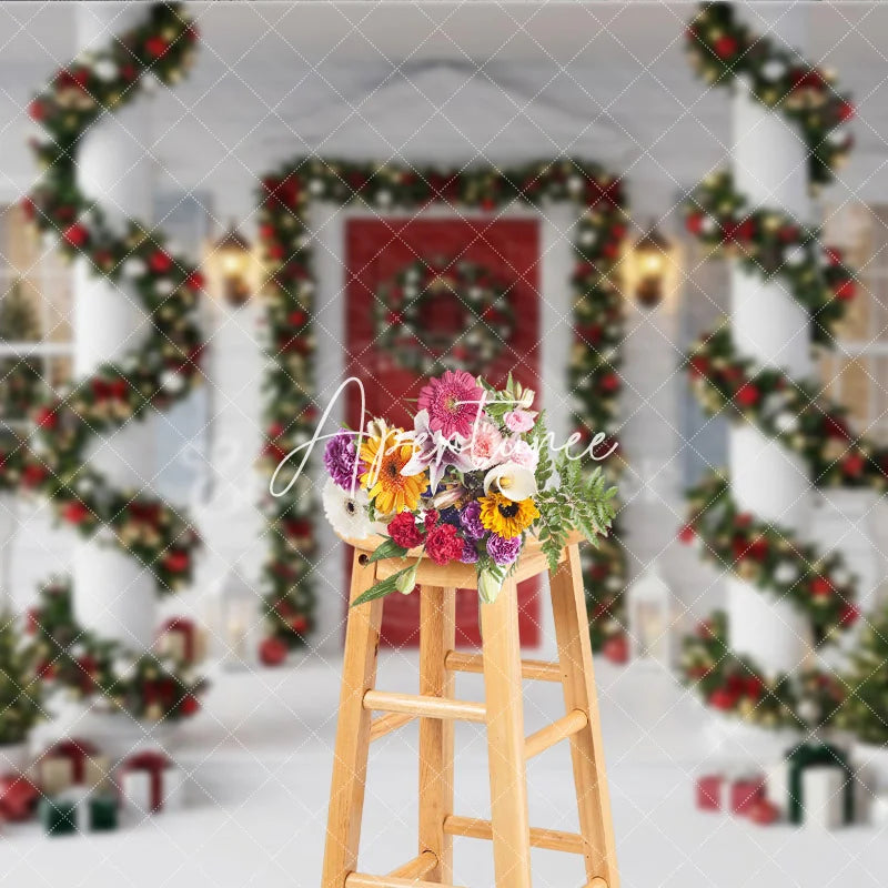 Aperturee - Aperturee Red Door Christmas Holiday Backdrop with Green Garlands Ornaments and String Lights Festive Porch Decor