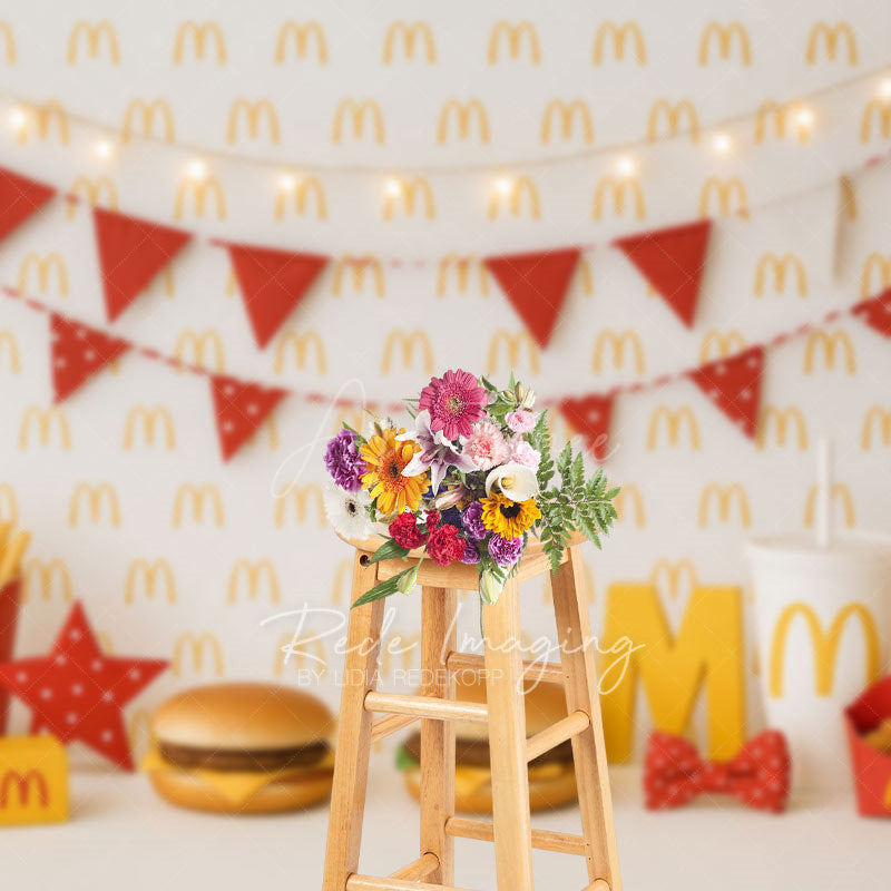 Aperturee - Aperturee Repeated M Wall Burger Shop Cake Smash Photo Backdrop