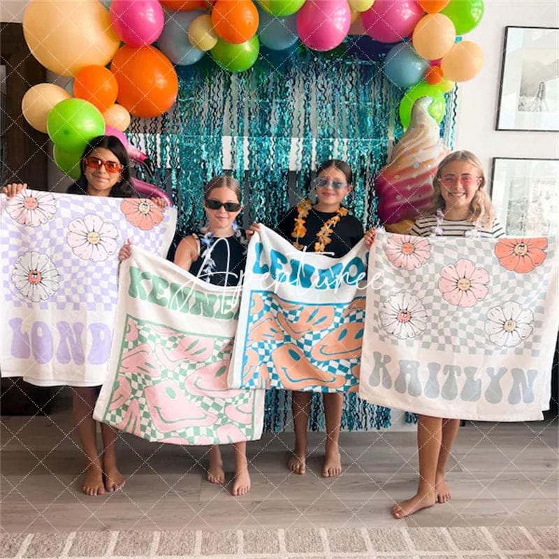 Aperturee - Aperturee Retro Multi Style Personalized Beach Towel Gift