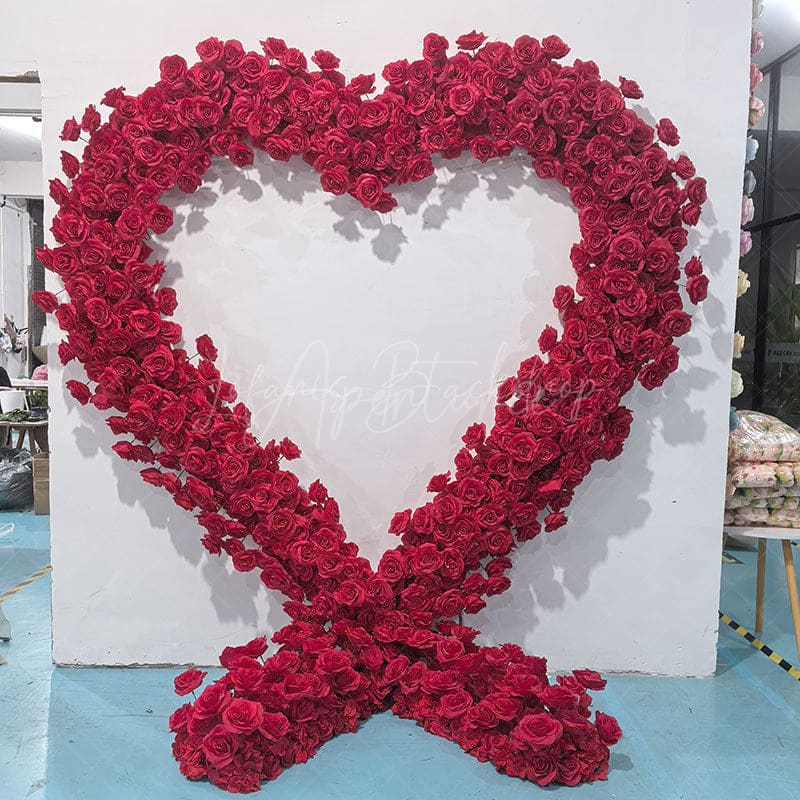 Aperturee - Aperturee Romantic Red Rose Heart Shape Artificial Flower Wall