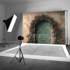 Aperturee - Aperturee Rustic Christmas Arch Backdrop Red Berry Garland Grunge Wall Vintage Doorway Photo Background