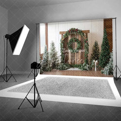 Aperturee - Aperturee Rustic Christmas Barn Backdrop Winter Greenery Arch Wood Door Photography Background
