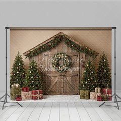 Aperturee - Aperturee Rustic Wooden Barn Door Holiday Backdrop with Christmas Trees Wreath Garland and Gifts Winter Festive Decor