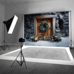 Aperturee - Aperturee Rustic Wooden Door Christmas Backdrop Stone Wall Wreath Photography Background Farmhouse Winter Snow Holiday Party