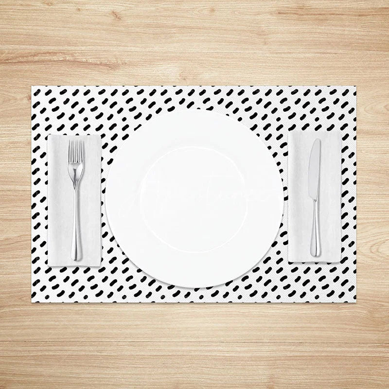 Aperturee - Aperturee Simple Black and White Polka Dot Set of 4 Placemats Classic Pattern for Modern Farmhouse Kitchen Decor